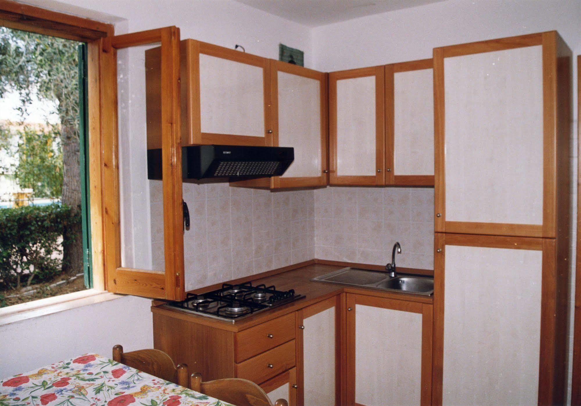 Villaggio Turistico Residence Delfino Весте Екстериор снимка